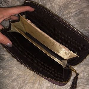 *LOUIS VUITTON* Wristlet Wallet—Not Authentic